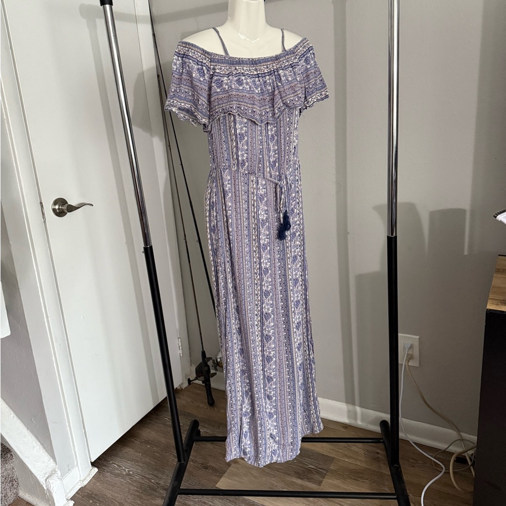 Off-Shoulder/Spaghetti strap Maxi Dress with Tassels size L